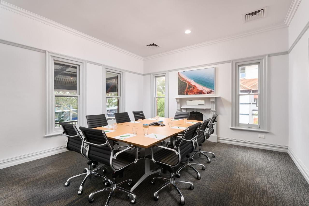 Holiday Inn West Perth By Ihg Exterior photo